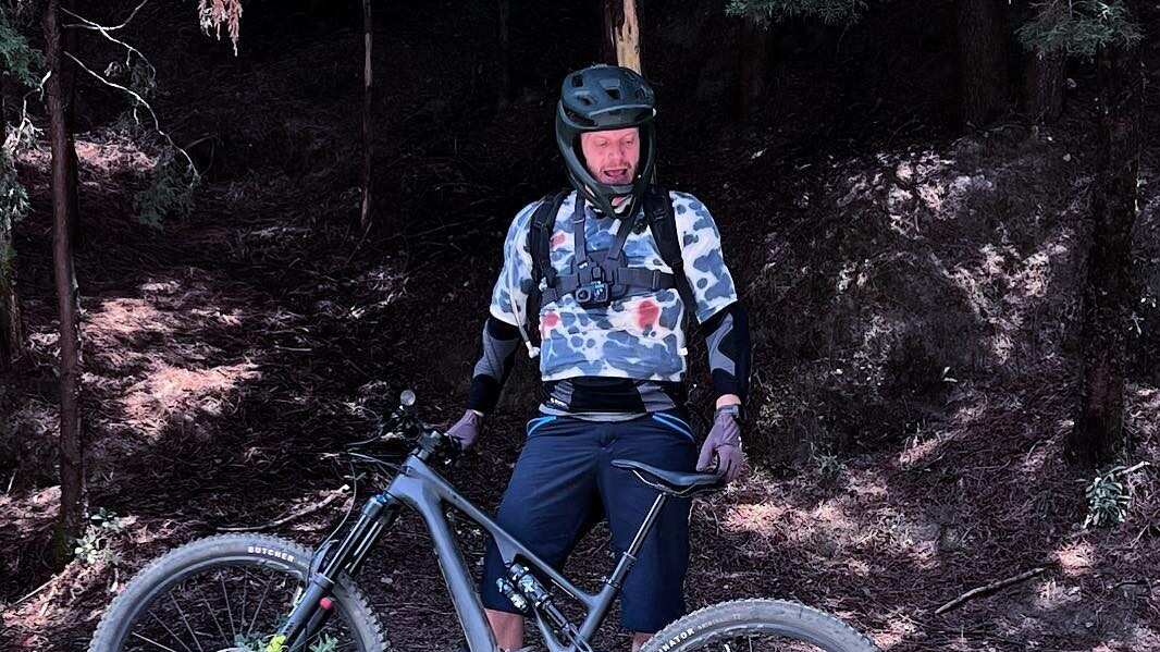 Hace algunos meses el animador tuvo un accidente que, aunque no dejo lesión grave, si produjo un poco de trauma al momento de volver a montar bicicleta