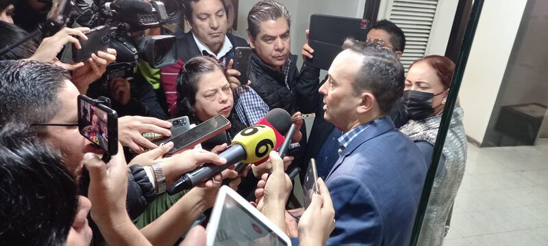 Carlos De la Fuente calificó la reunión con el tesorero como un buen avance, pero necesitan que jurídicamente les digan donde están parados.