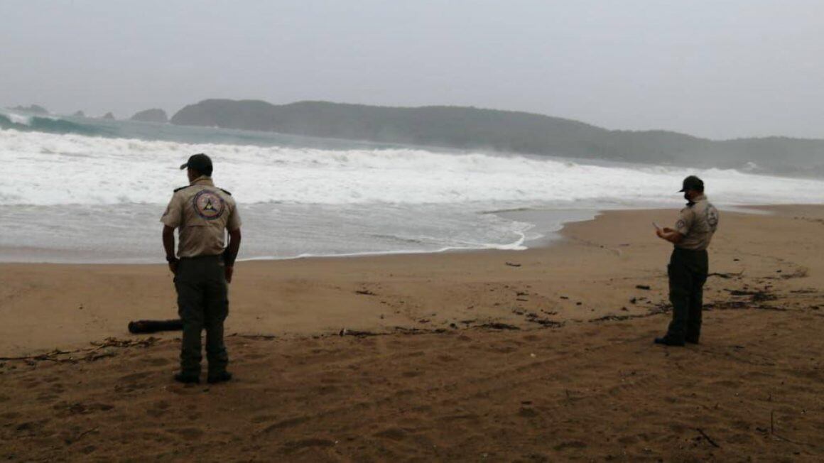Autoridades señalan que las lluvias se mantendrán hasta mañana por la tarde.