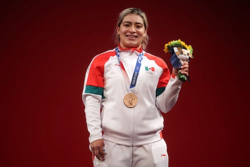 Aremi Fuentes: “Espero que con esta medalla ya me proporcionen a mi equipo completo”