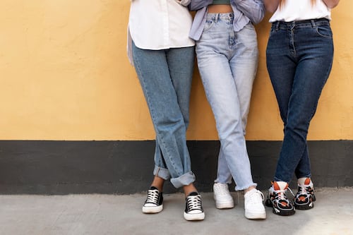 Los jeans que reinarán el 2026: baggy, bootcut y cortes holgados