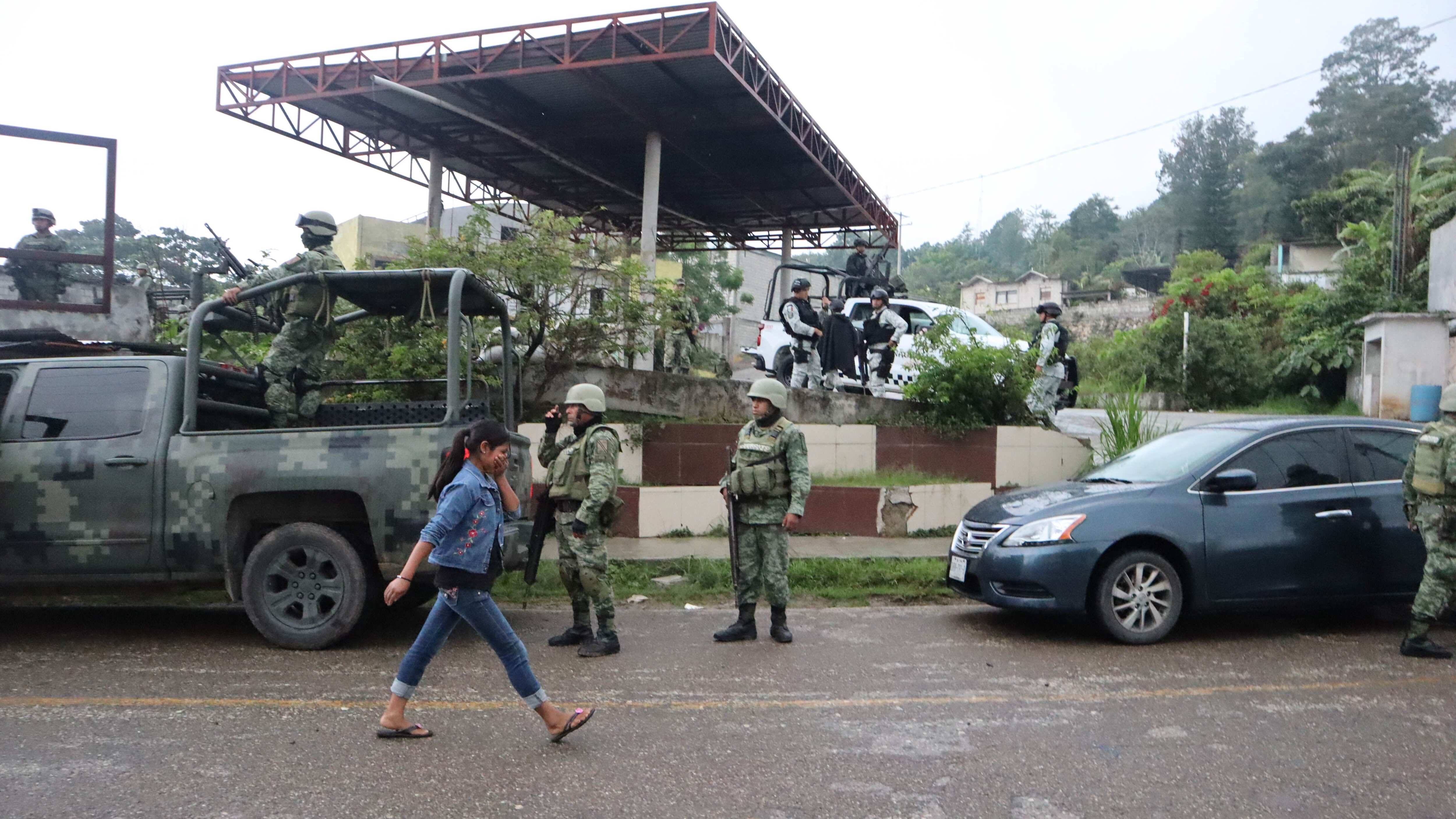 PANTELHÓ, CHIAPAS, 05JUNIO2023.- 400 elementos del Ejercito Mexicano, Guardia Nacional y Policía Estatal, implementaron un operativo llamado Unión en el municipio de Pantelhó para garantizar la paz ante los diferentes hechos de violencia. 
FOTO: DAMIÁN SÁNCHEZ/CUARTOSCURO.COM