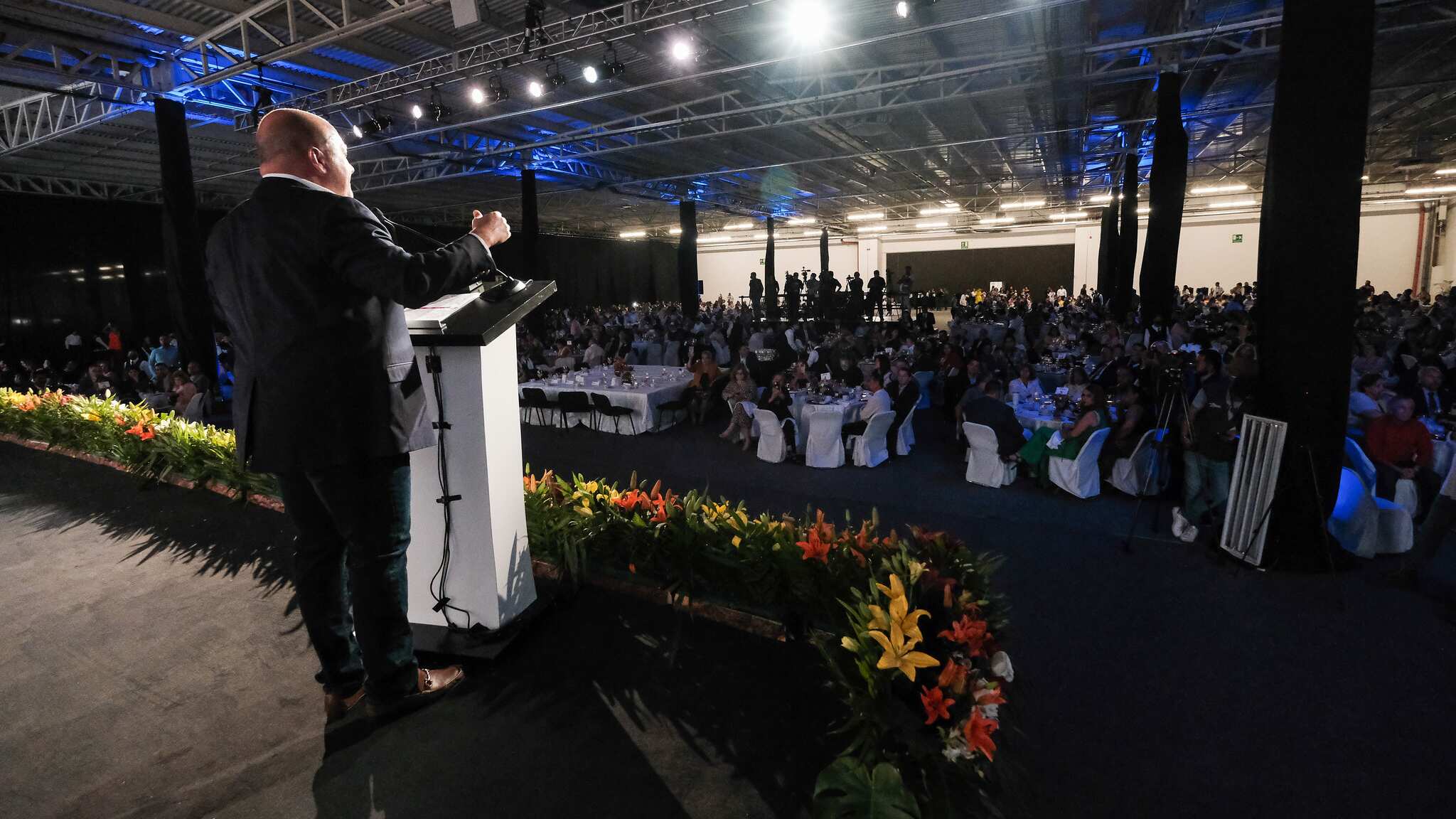 Enrique Alfaro destacó el trabajo del sector docente durante la pandemia por el Covid-19.