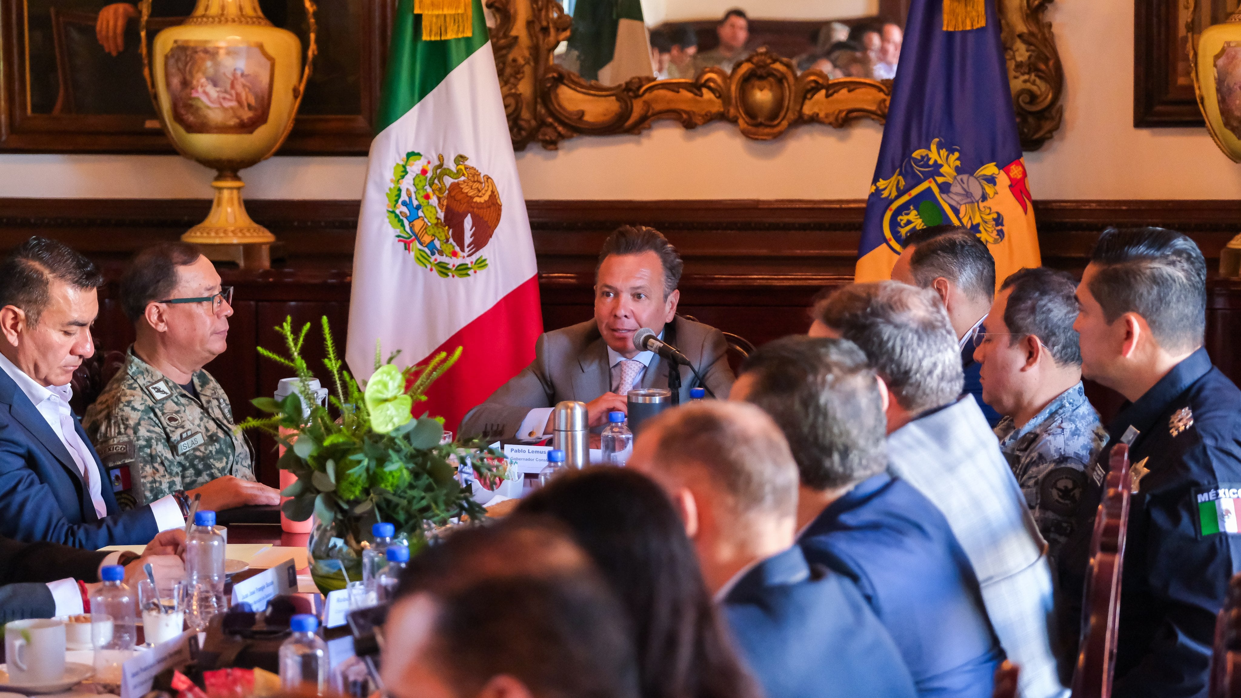 Se reforzó la estrategia de implementar nuevas corporaciones estatales (la Policía Estatal de Caminos y la Policía Estatal Turística) para brindar mayor seguridad en carreteras y destinos turísticos. CORTESÍA