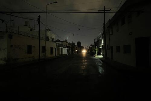 Fuertes lluvias provocan apagones en CDMX; piden a CFE garantizar energía eléctrica