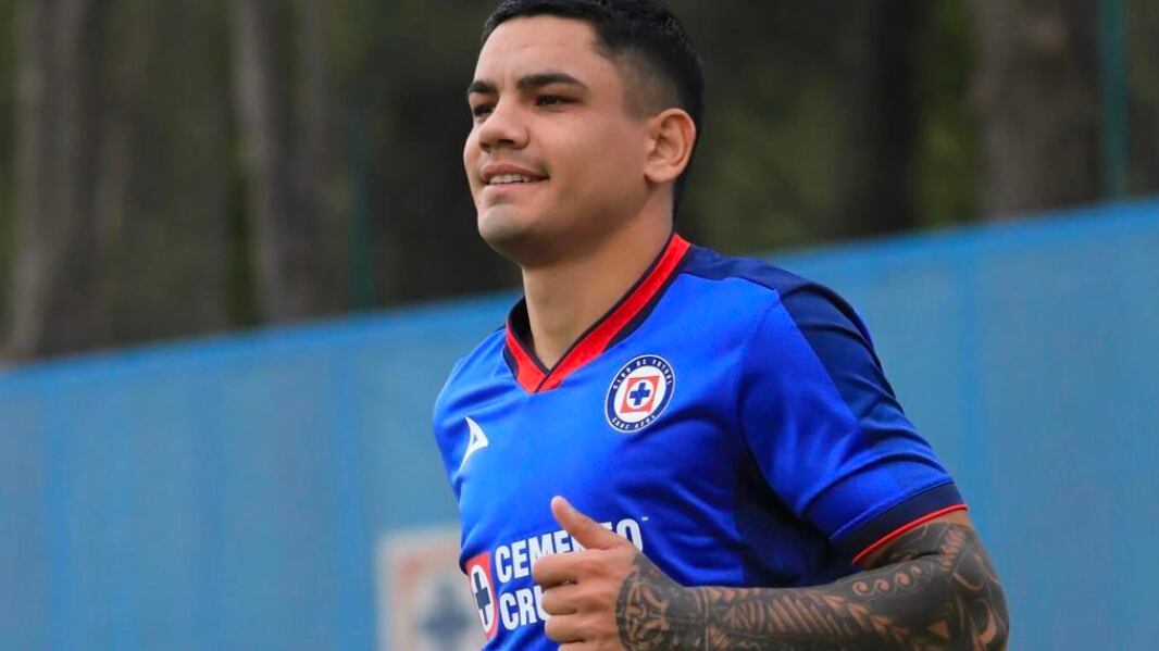 Toro Fernández llegó en compra definitiva a Cruz Azul.