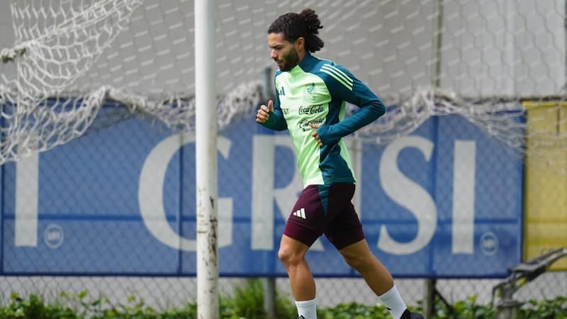 Chino Huerta no acudió a la última fecha FIFA por lesión.