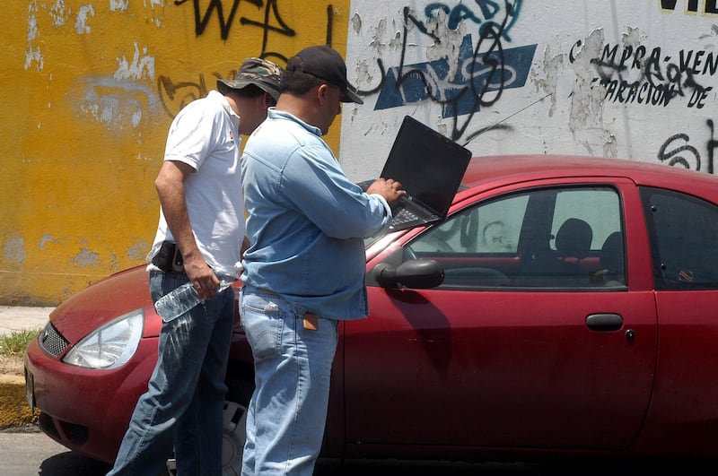 Más de 139 mil autos fueron robados en México durante los últimos 12 meses; con un promedio de 166 casos por día, reportaron aseguradoras.