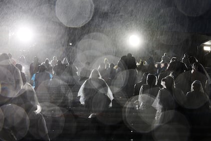 Por primera vez en dos décadas la lluvia fue protagonista en el Desfile de las Rosas de Pasadena