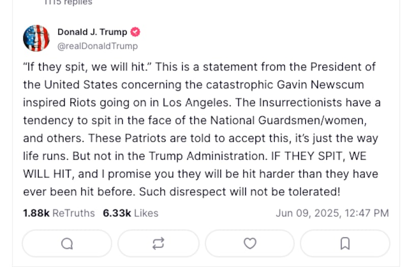 Trump lanza amenaza directa a manifestantes: “Si escupen, golpearemos”, dijo en Truth Social.