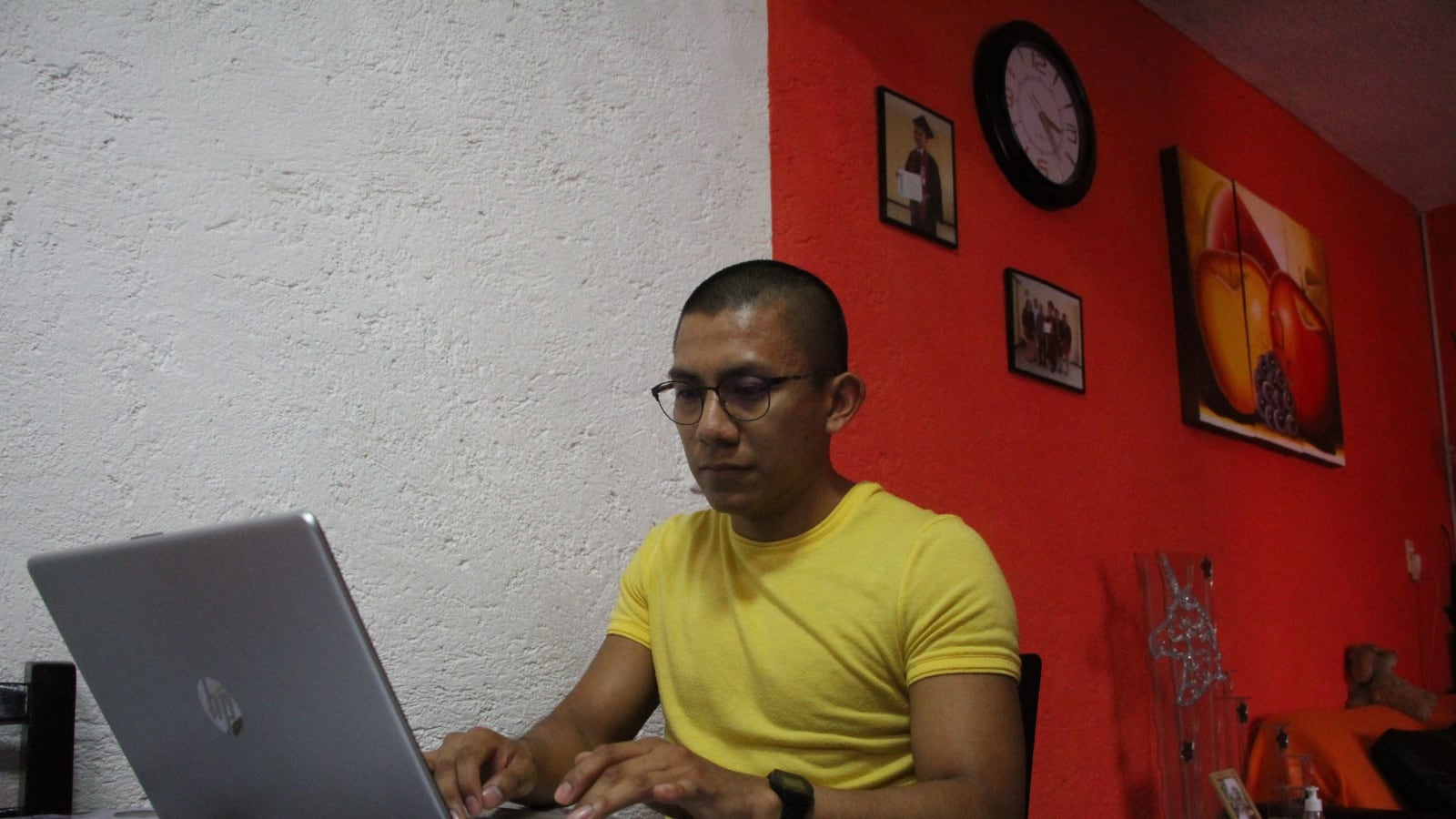 Se mantienen todos los derechos del trabajador, la empresa debe respetar el beneficio a la desconexión y todas las condiciones laborales deben quedar por escrito.