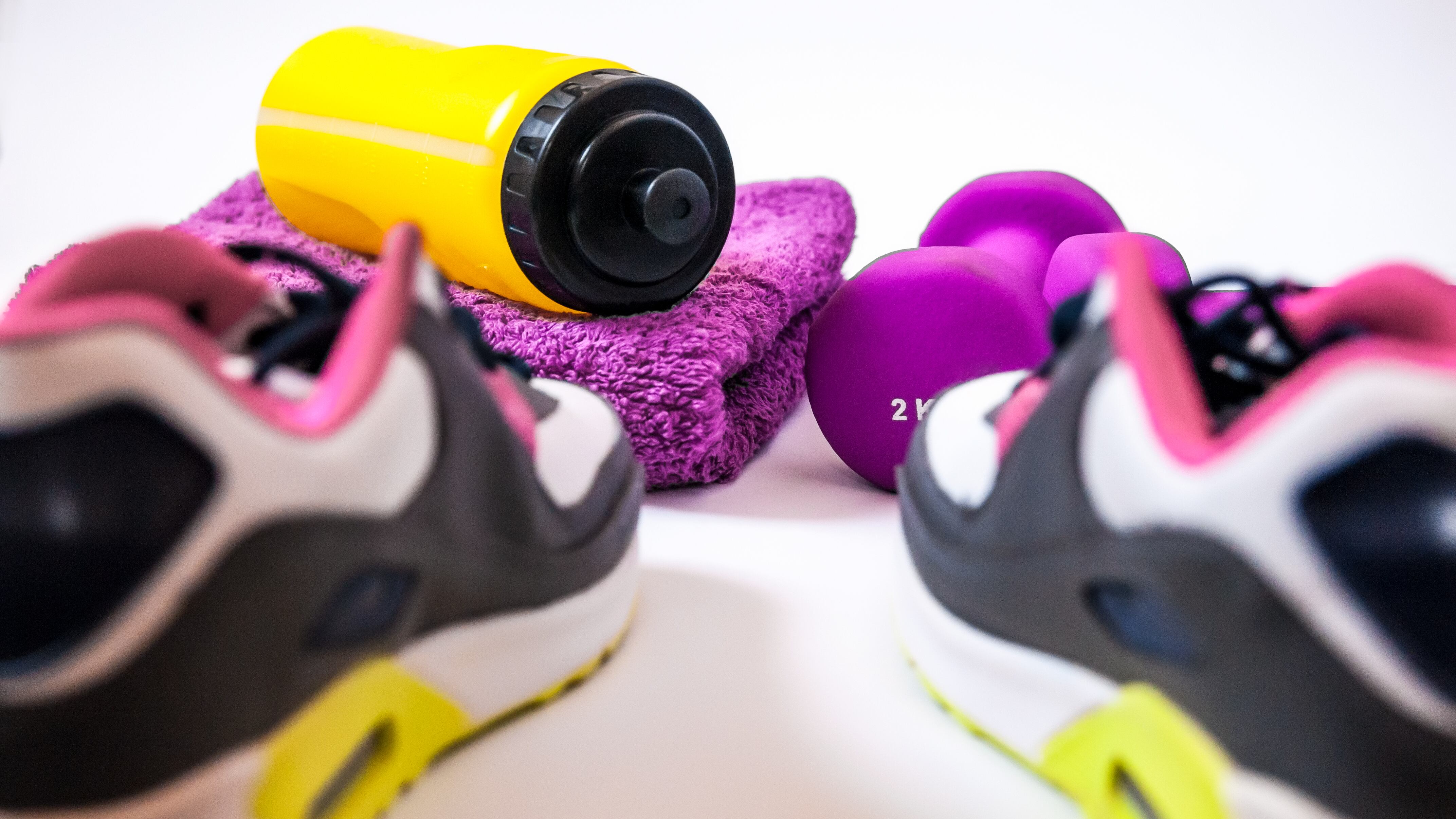 Tecnología, diseño interactivo y secciones especializadas para running, training, sportswear e infantiles, creando una experiencia premium para los amantes del deporte