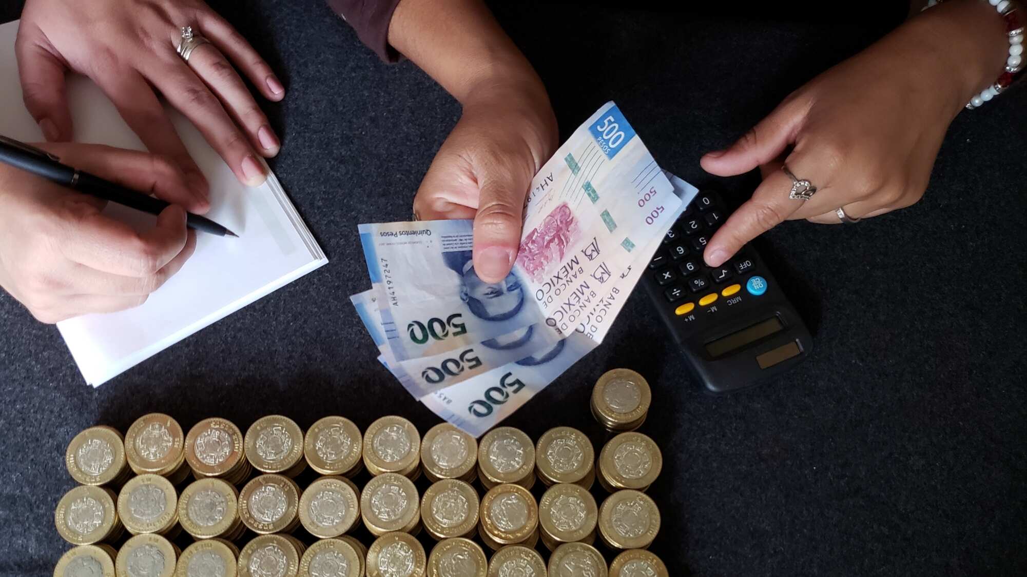 Los jóvenes son los más castigados, con un salario de cinco mil 800 pesos y, sin son mujeres, aspiran a cuatro mil 500 pesos.