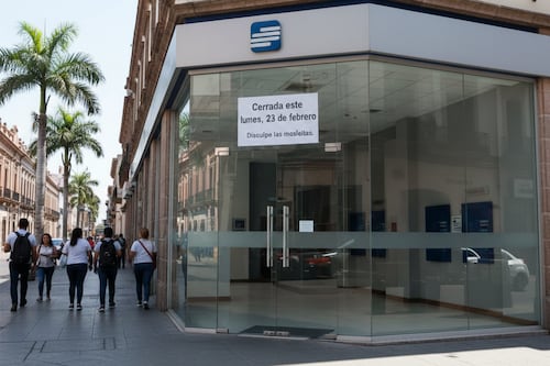 Bancos en México cierran sucursales este lunes en varios estados