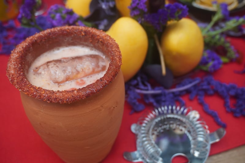 La combinación favorita de México —mango y chile— ahora llega en helado, te compartimos unas recetas para disfrutar en casa