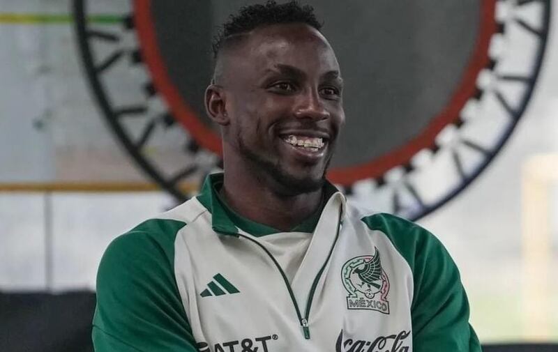 Julián Quiñones ya entrenó con el Tri.
