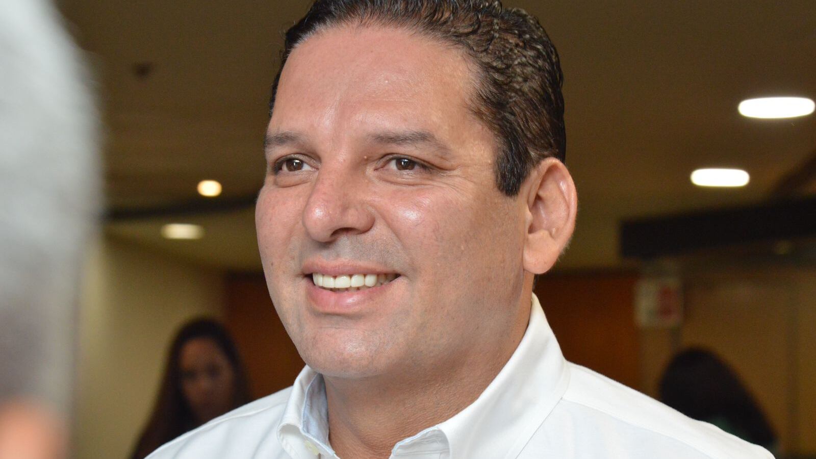 Benavides explicó que esta propuesta facilitará el derecho de opinión de los ciudadanos mediante un proceso transparente.