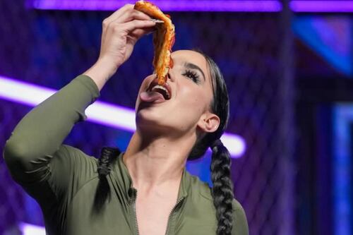 Gala Montes sufre atentado en su pelea con Alana Flores: le lanzaron un peligroso objeto