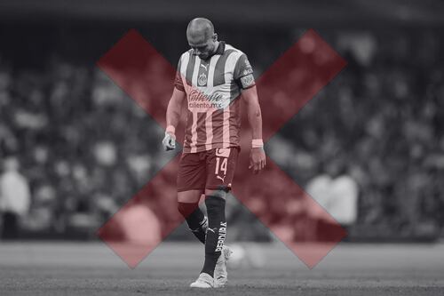 ¡Una pesadilla! Chicharito es descartado para el duelo frente a Pumas