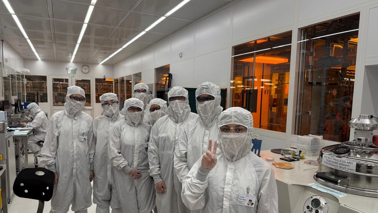 El programa de actividades permitió a los becados efectuar una serie de prácticas.