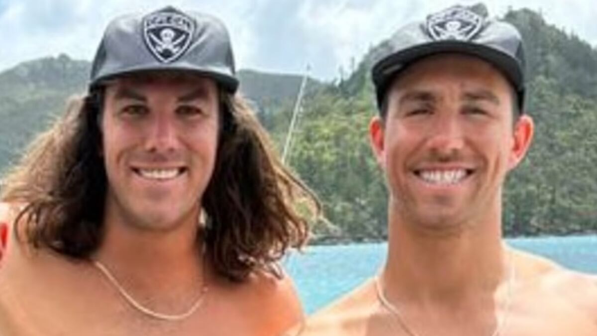 Se encontraban surfeando en una zona de Ensenada. (Especial)