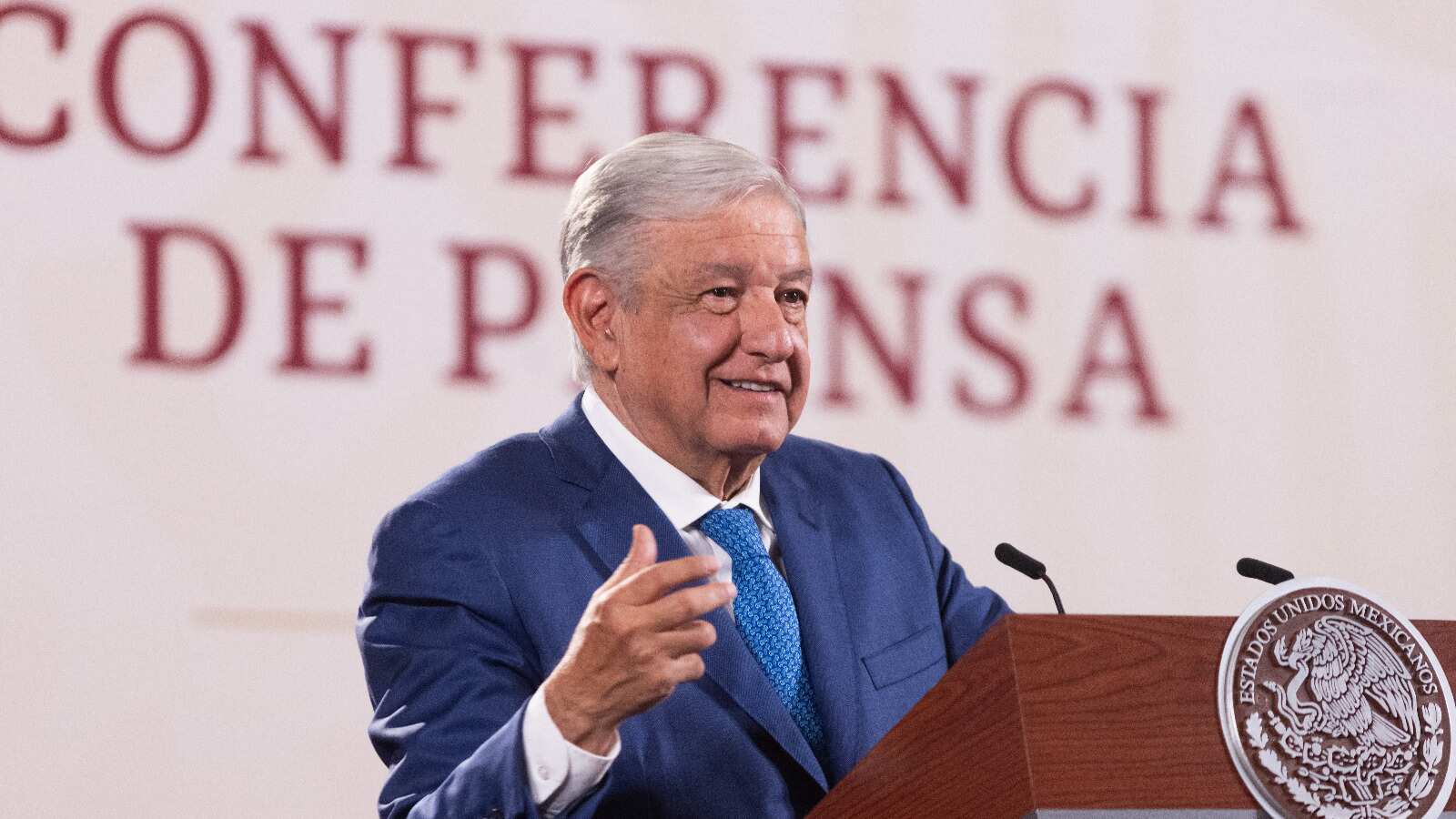 El presidente pidió resistir a las afectaciones por los bloqueos en la Autopista del Sol