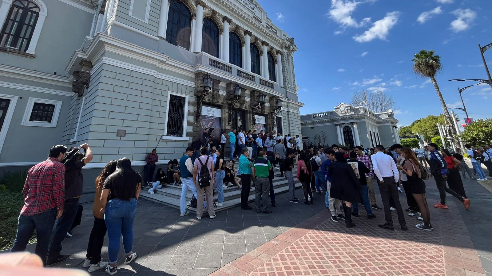 En el Paraninfo Enrique Díaz de León se lleva a cabo elecciones para elegir al próximo rector de la Universidad de Guadalajara al lugar llegaron 186 integrantes del Consejo General Universitario (CGU), solamente faltaron 10 consejeros.