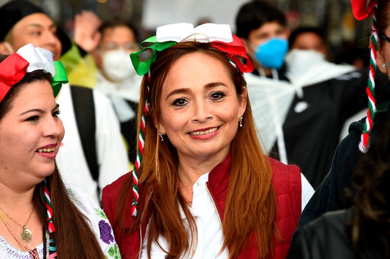 Mexicanos celebran la Independencia de México en el Zócalo capitalino