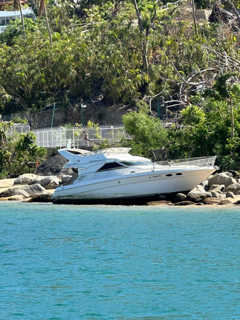 Acapulco-huracán-otis-yates-barcos