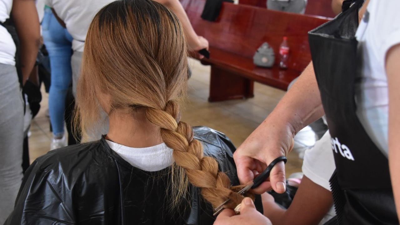 Fueron un total de 48 trenzas las que se obtuvieron para fabricar pelucas.