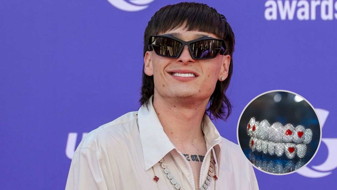 Peso Pluma presume su nueva dentadura con diamantes