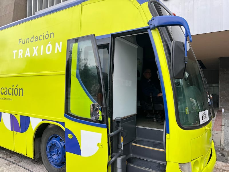 El autobús fue aportado por la asociación Traxión.