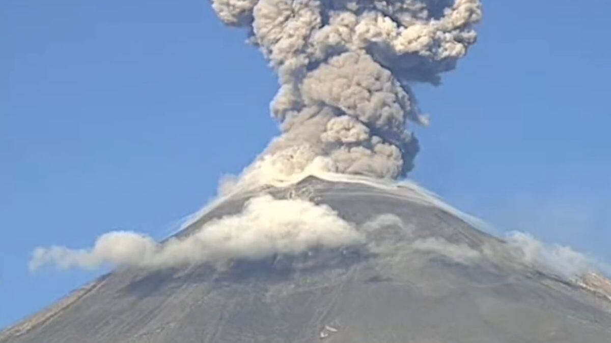 Alertan por posible caída de ceniza del volcán Popocatépetl en CDMX.