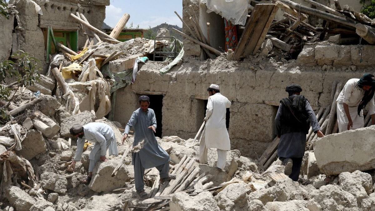 Terremoto de 6.8 deja muertos y cientos de heridos en Afganistán y Pakistán