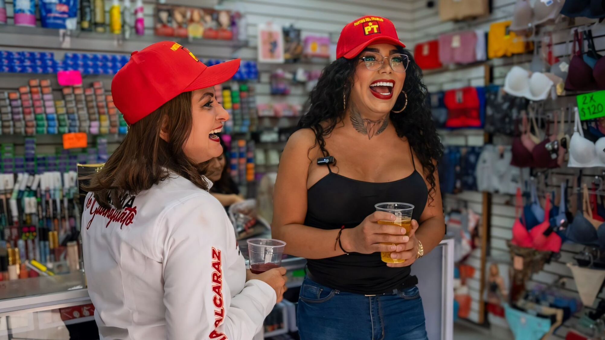 Paola Suárez de "Las Perdidas" buscarán la diputación por el Distrito VII.