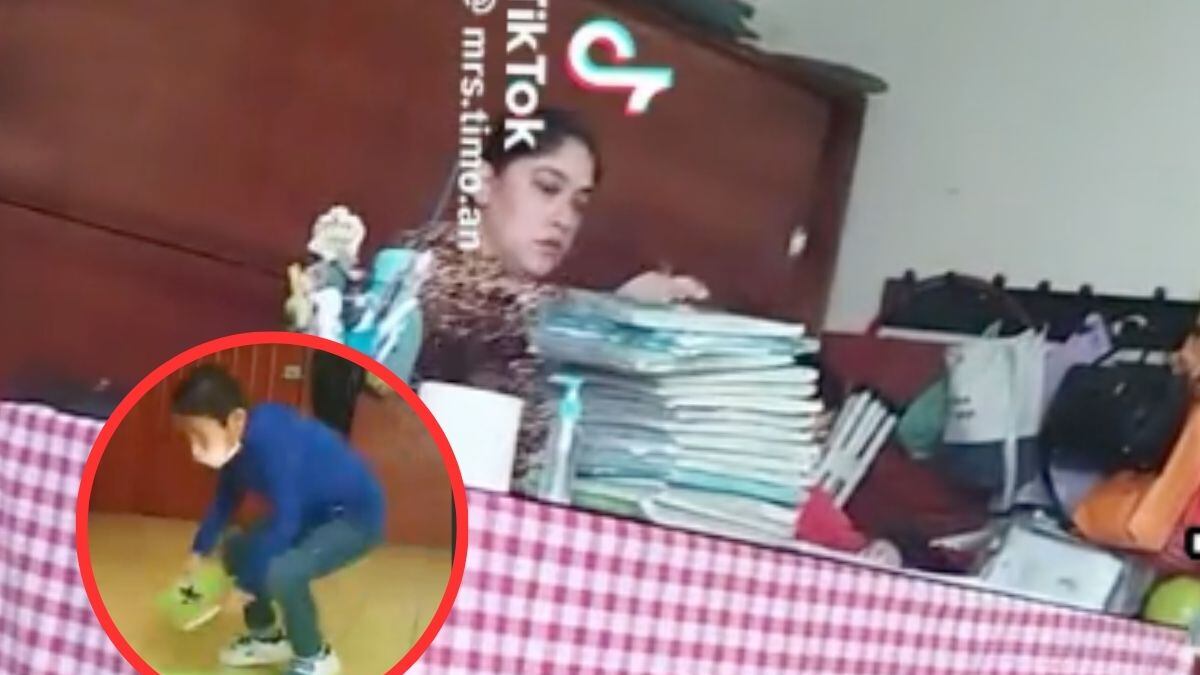 Maestra avienta cuadernos al piso para entregar calificaciones a alumnos de primaria