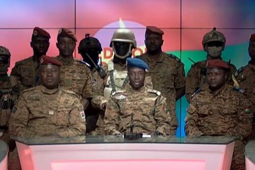 El Ejército de Burkina Faso anuncia Golpe de Estado tomando televisión