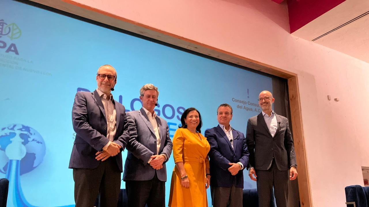 El edil de San Pedro participó en el encuentro de especialistas este martes.