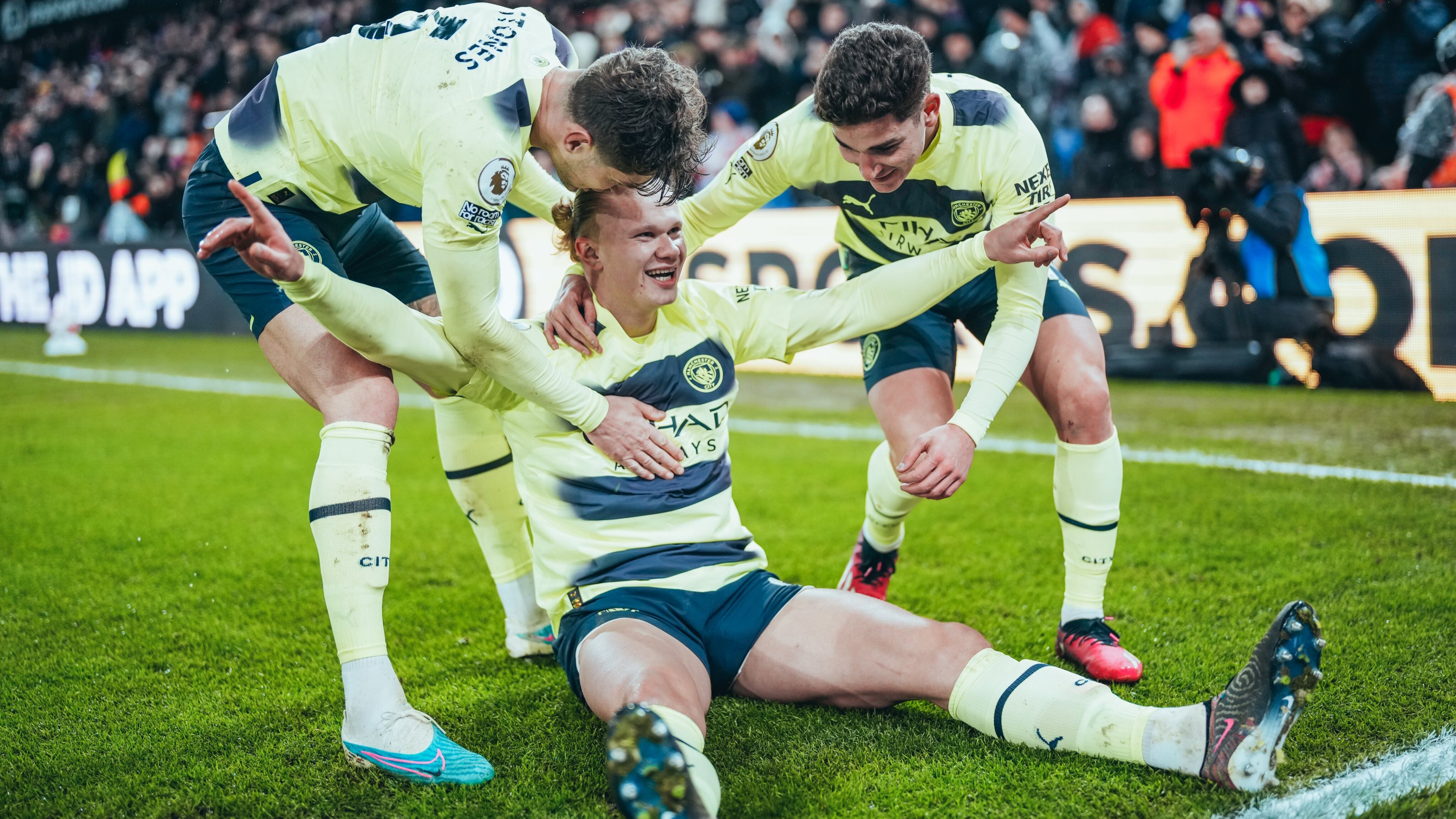 Haaland llegó a 28 goles en Premier League.