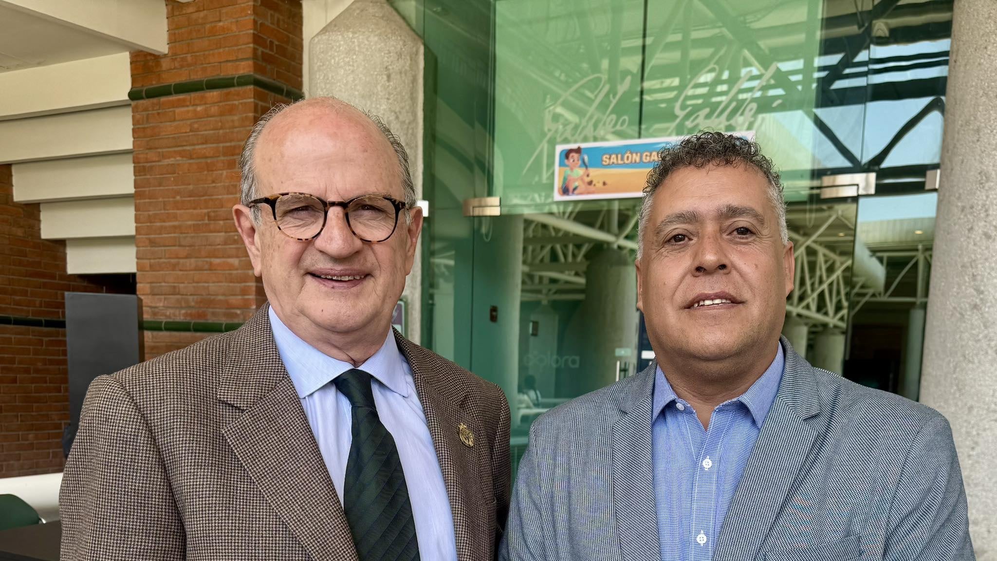 l secretario de Educación de Guanajuato, Luis Ignacio Sánchez Gómez, dio la bienvenida a Juan Ortega Gasca como nuevo delegado de la SEP en el estado.