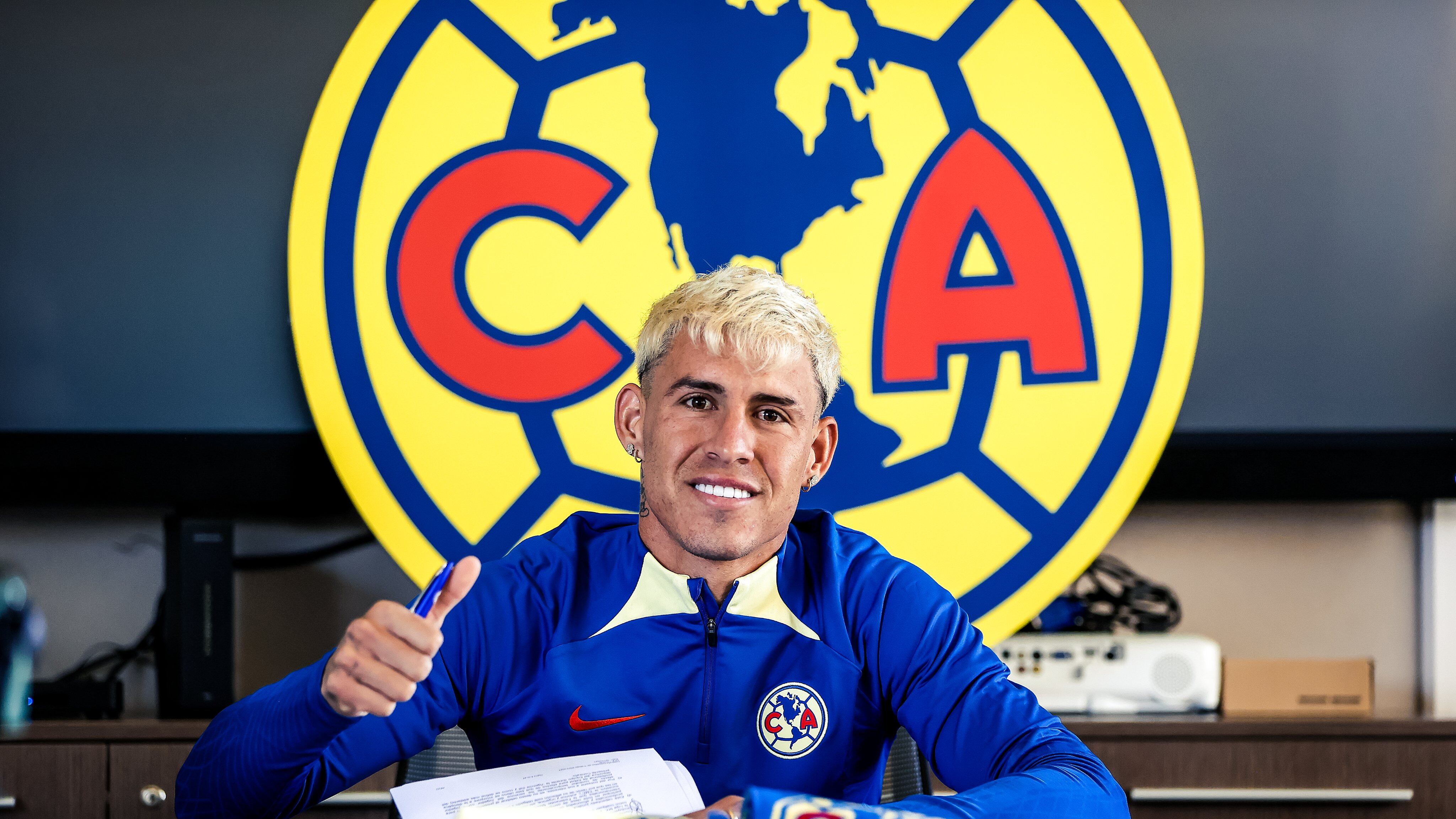 Chicote Calderón portará el dorsal 18.