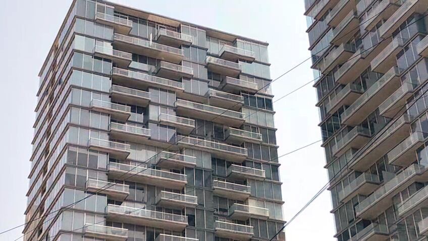 Había torres que debían ser demolidas, pero se toleró su existencia.