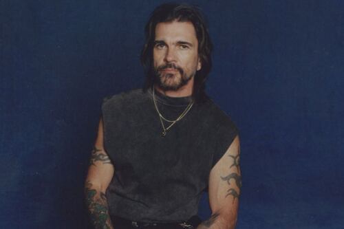 Juanes da un adelanto de su nuevo disco con “Cuando estamos tú y yo”