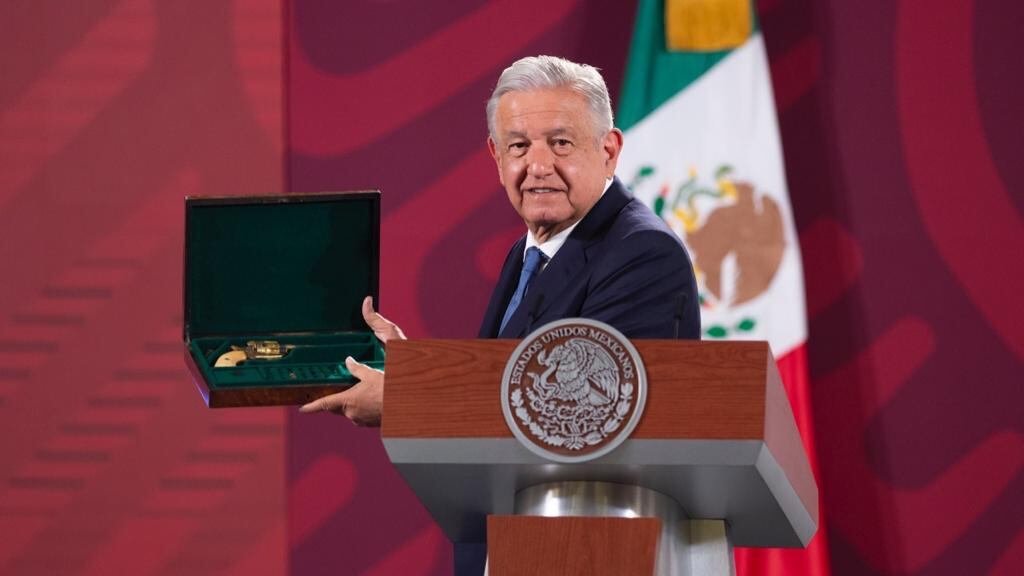 AMLO y la pistola que Madero mandó a hacer para Francisco Villa