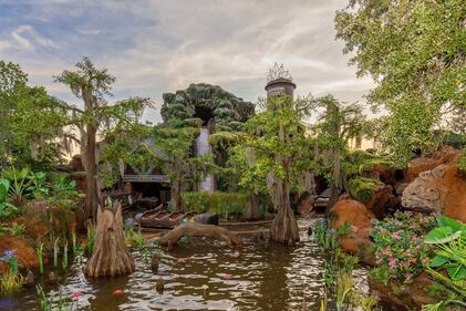 Tiana, Louis, el príncipe Naveen y nuevos amigos serán los protagonistas de la nueva atracción de Disney que estará en Magic Kingdom Park, disponible desde el próximo 28 de junio, la cual te llevará a un recorrido único por el mundo de una de las princesas más queridas.