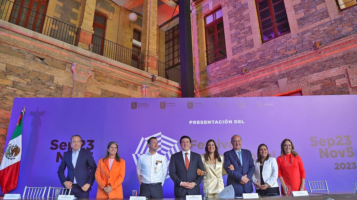 Un parte del gabinete del Gobierno estatal acudió a la presentación del programa del FISL.