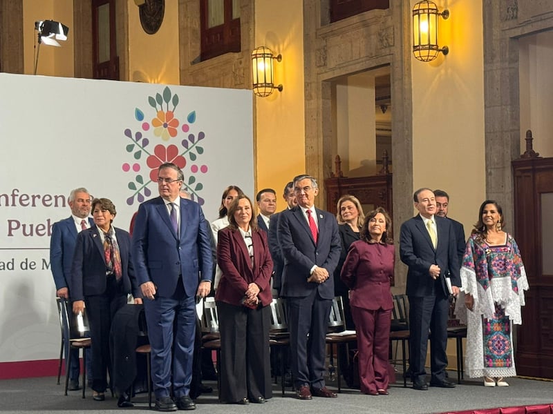 Claudia Sheinbaum lanza polos de desarrollo con 12 gobernadores: así funcionarán los nuevos clusters en México