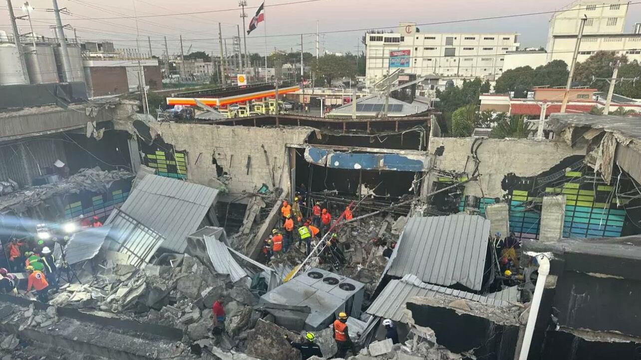 Techo de discoteca se desploma en República Dominicana; al menos 27 muertos