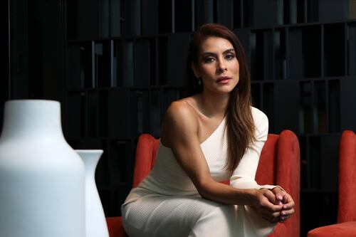 María León admite que es “muy borracha” y fan le responde