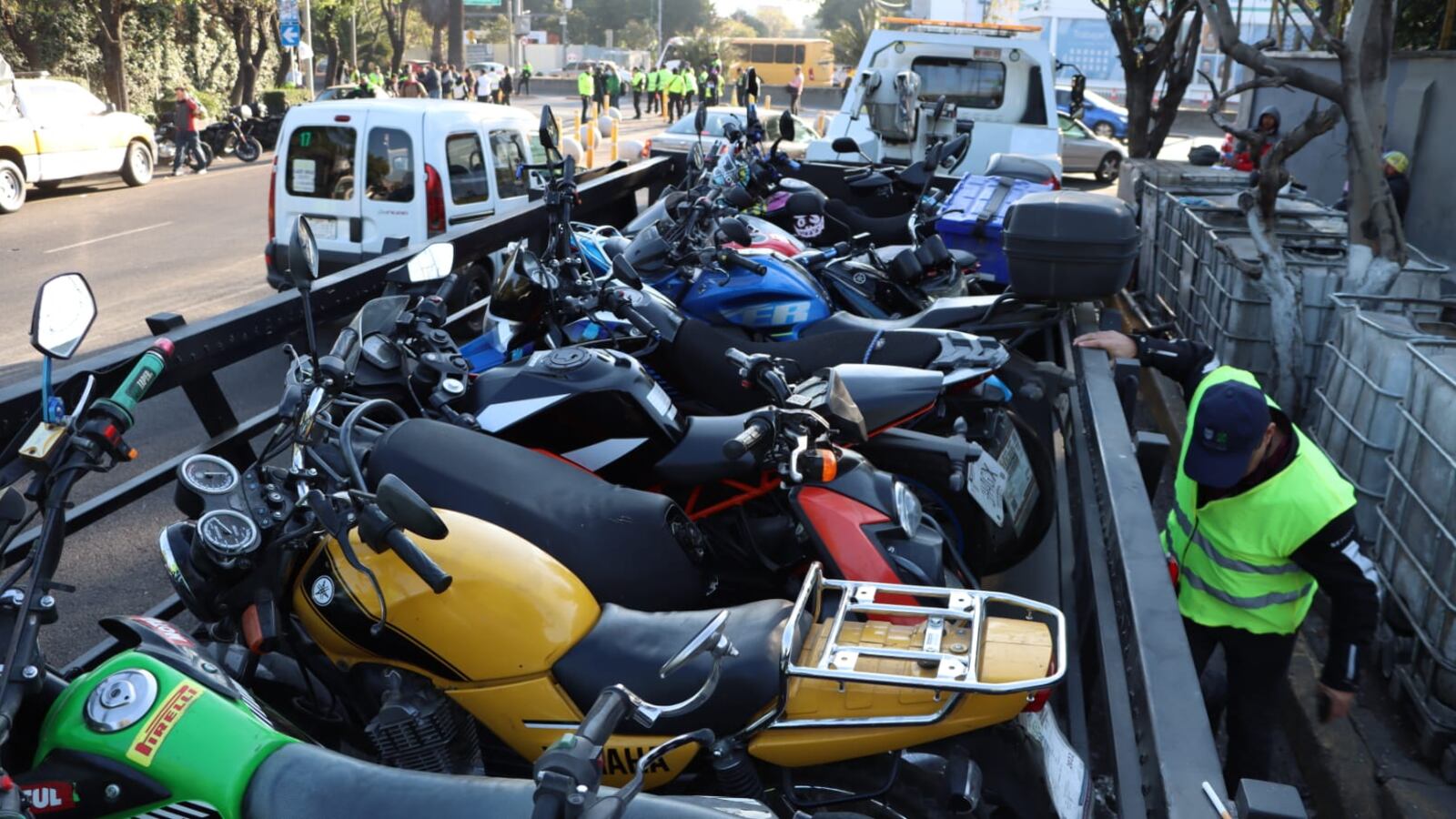 En el primer día del operativo a motociclistas en CDMX se registraron más de 80 infracciones. Foto: Semovi